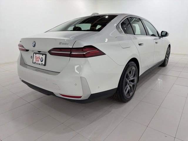Used 2026 BMW 530i xDrive w/ Premium Package AWD/4WD image 5