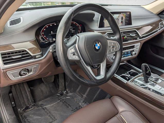 Used 2022 BMW 750i xDrive AWD/4WD image 10