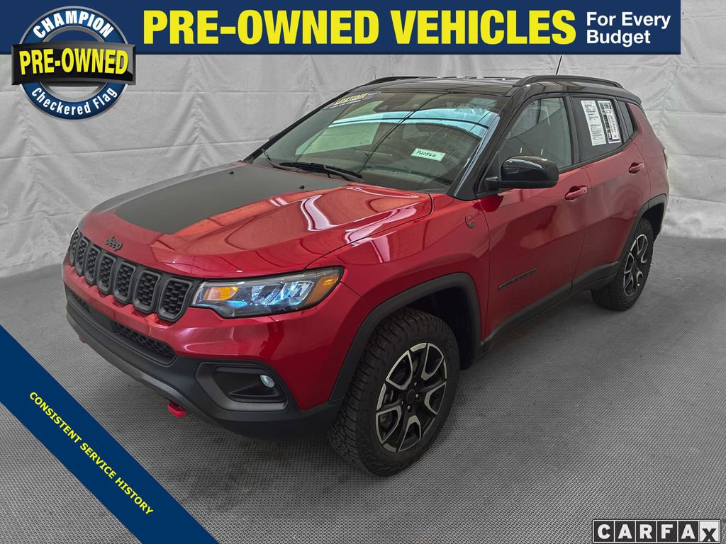 Used 2025 Jeep Compass Trailhawk AWD/4WD image 1