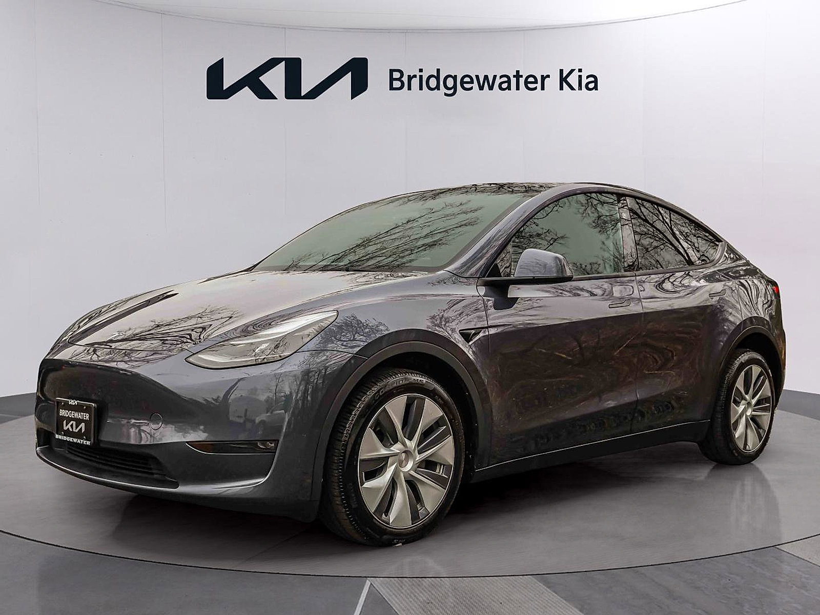 Used 2023 Tesla Model Y AWD image 3