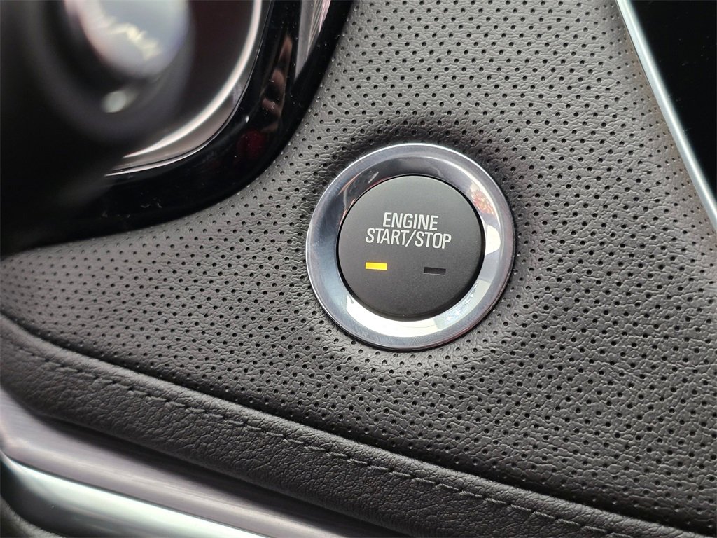 New 2025 Cadillac XT5 Luxury image 29