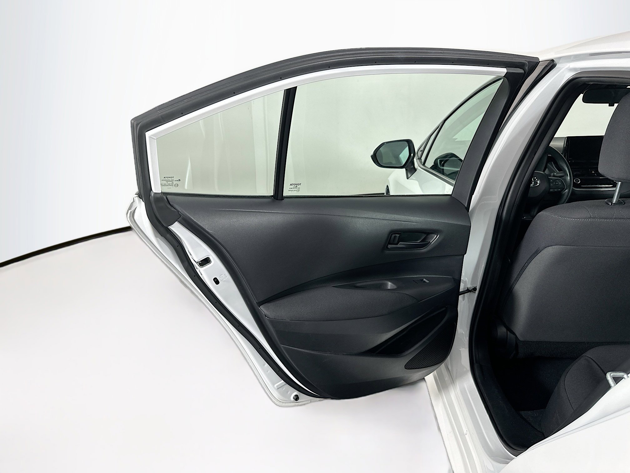 Used 2024 Toyota Corolla LE image 25