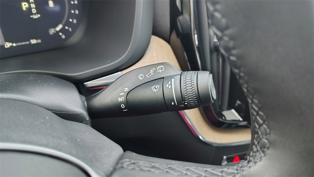 New 2026 Volvo XC60 B5 Plus w/ Climate Package image 17