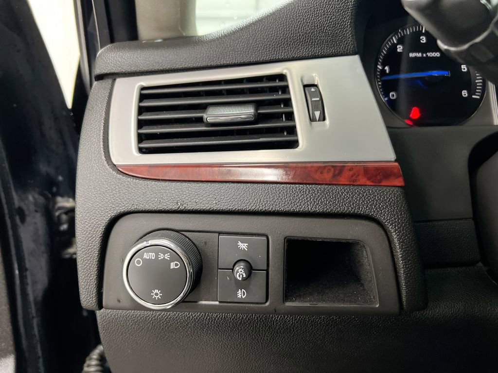 Used 2007 Cadillac Escalade AWD w/ Information Package image 18