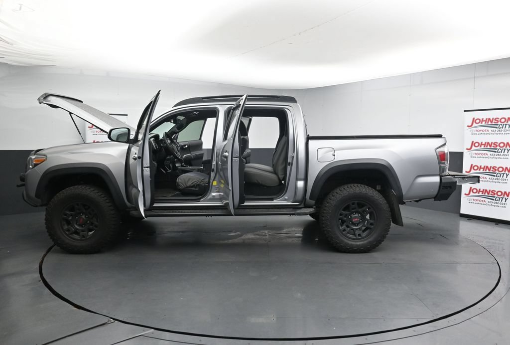 Used 2021 Toyota Tacoma TRD Off-Road AWD/4WD image 28