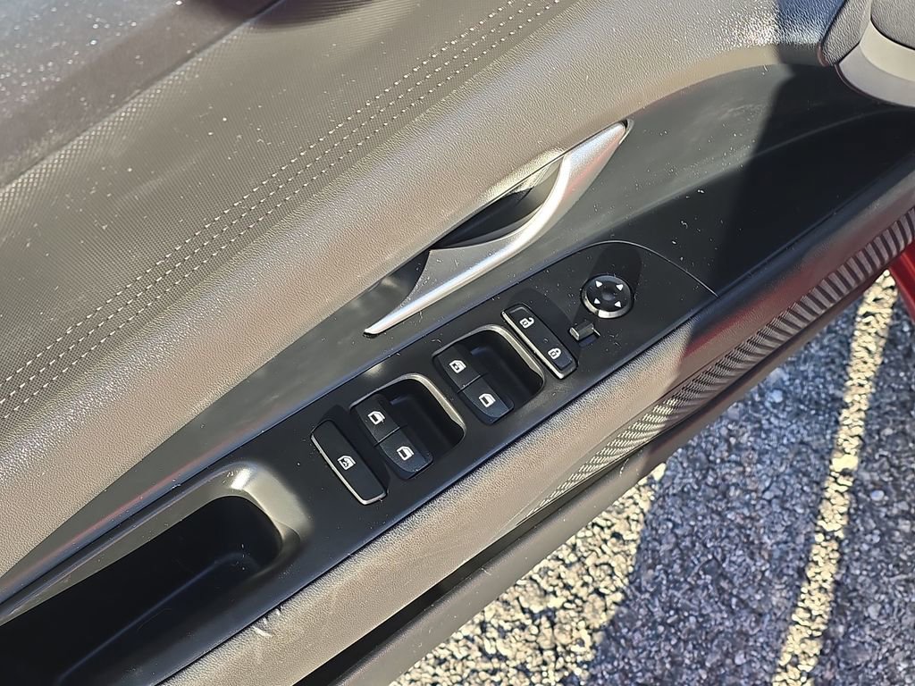 Used 2023 Hyundai Elantra SEL image 19