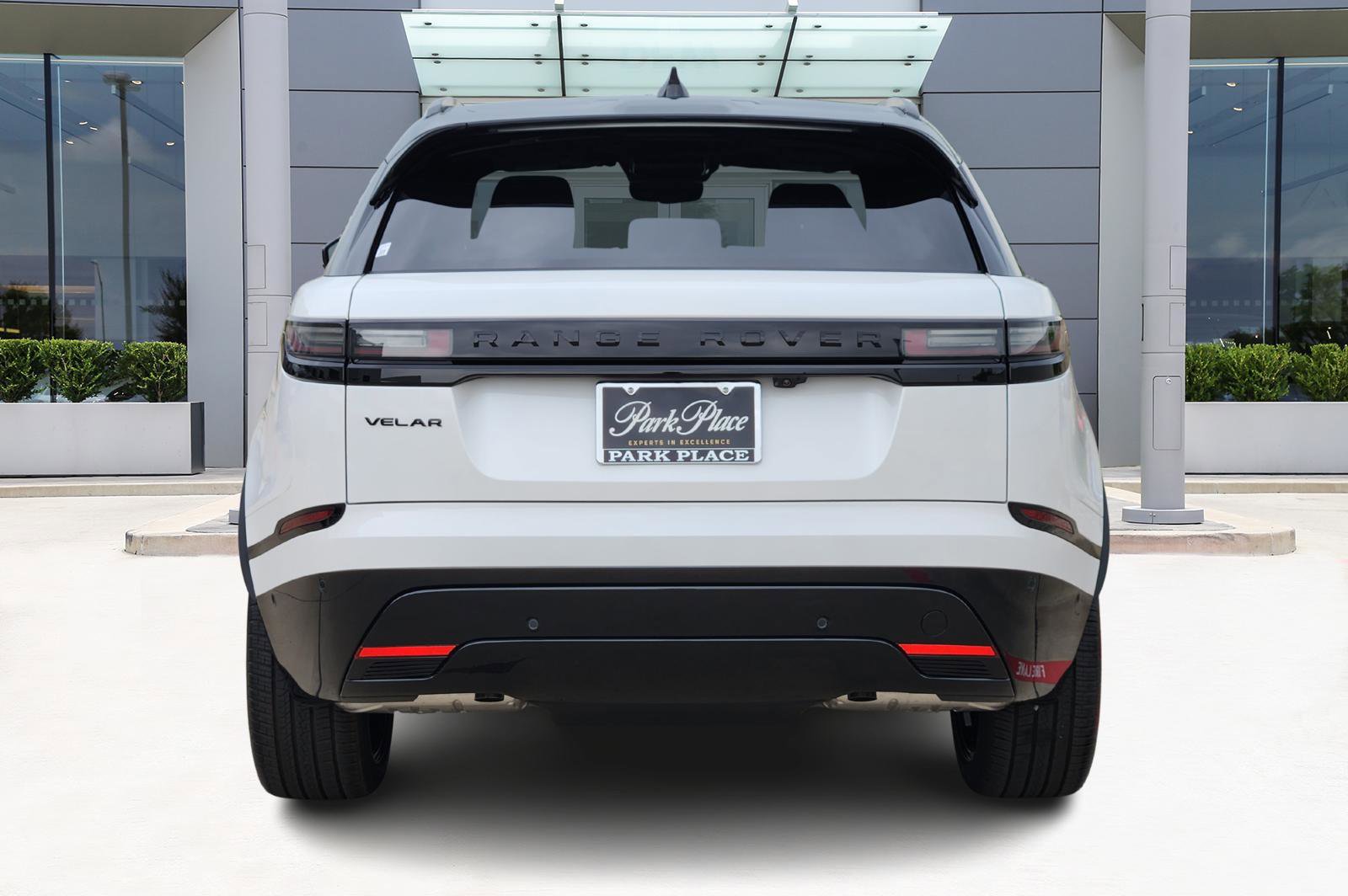 New 2026 Land Rover Range Rover Velar Dynamic SE image 6