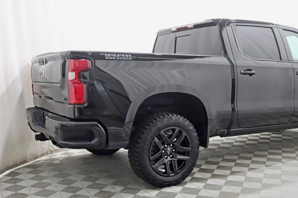 Used 2024 Chevrolet Silverado 1500 LT Trail Boss w/ LT Trail Boss Premium Package AWD/4WD image 9