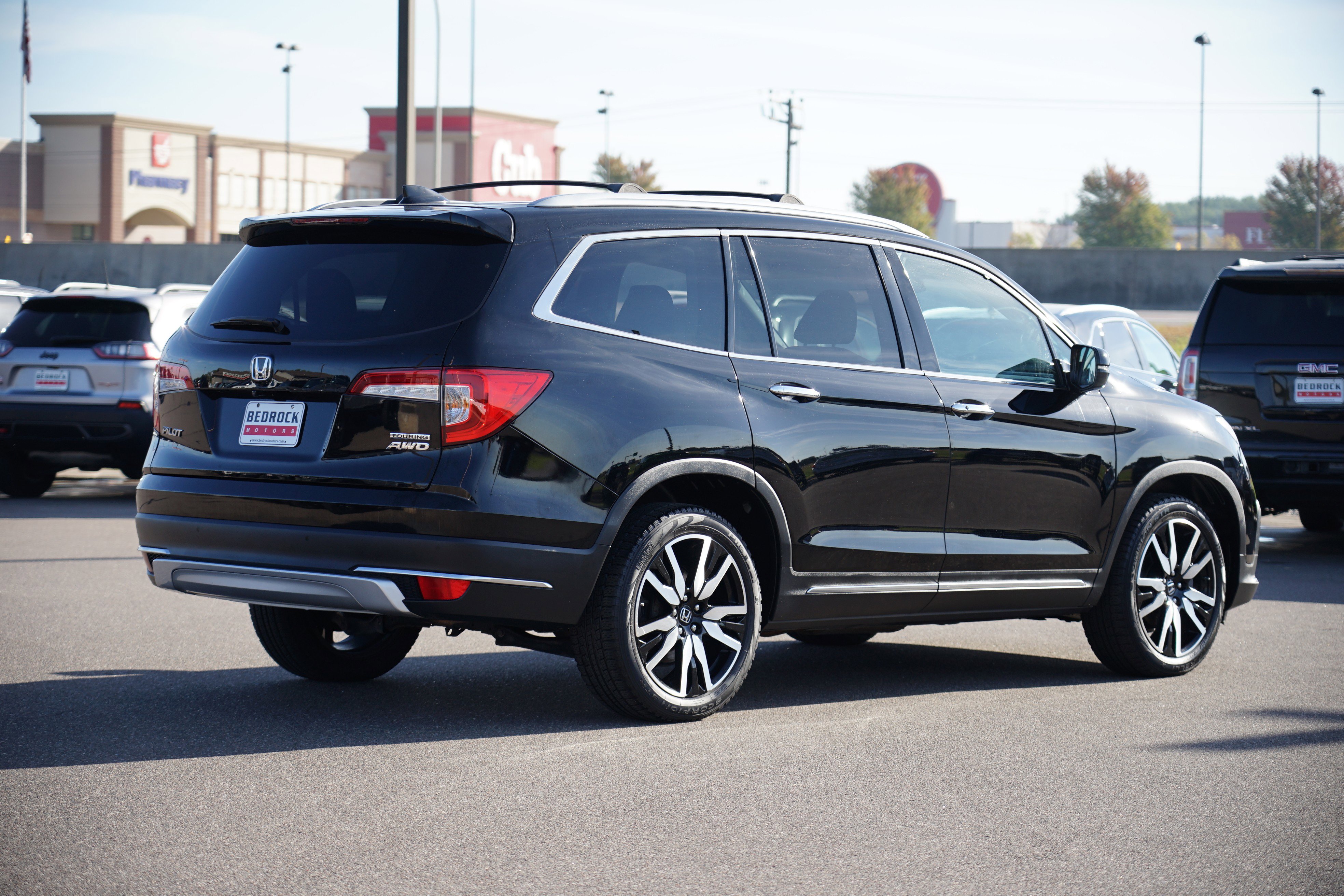 Used 2019 Honda Pilot Touring image 3