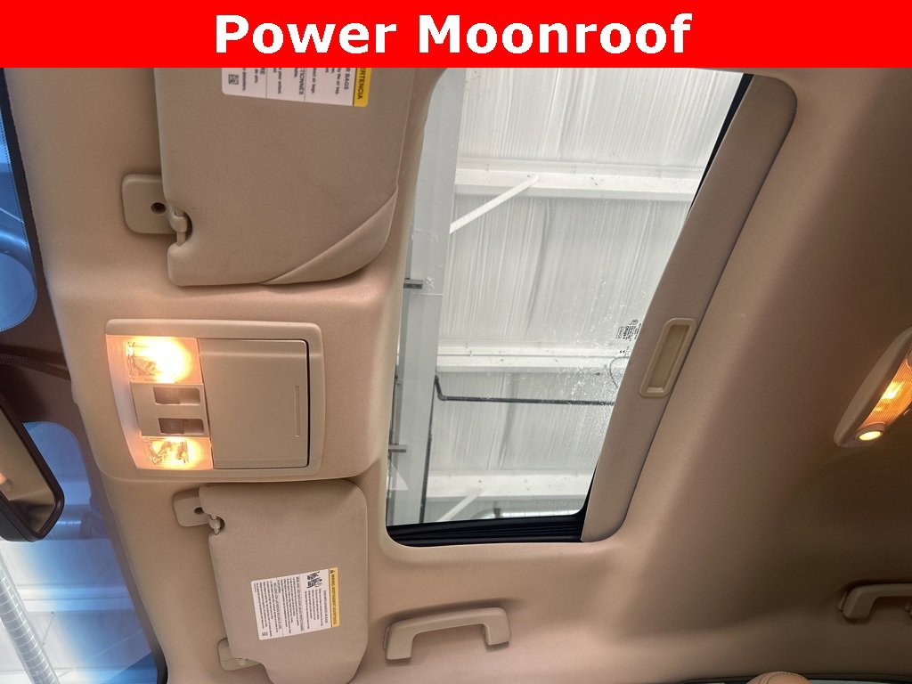 Used 2017 Ford Taurus SEL w/ Equipment Group 201A image 3