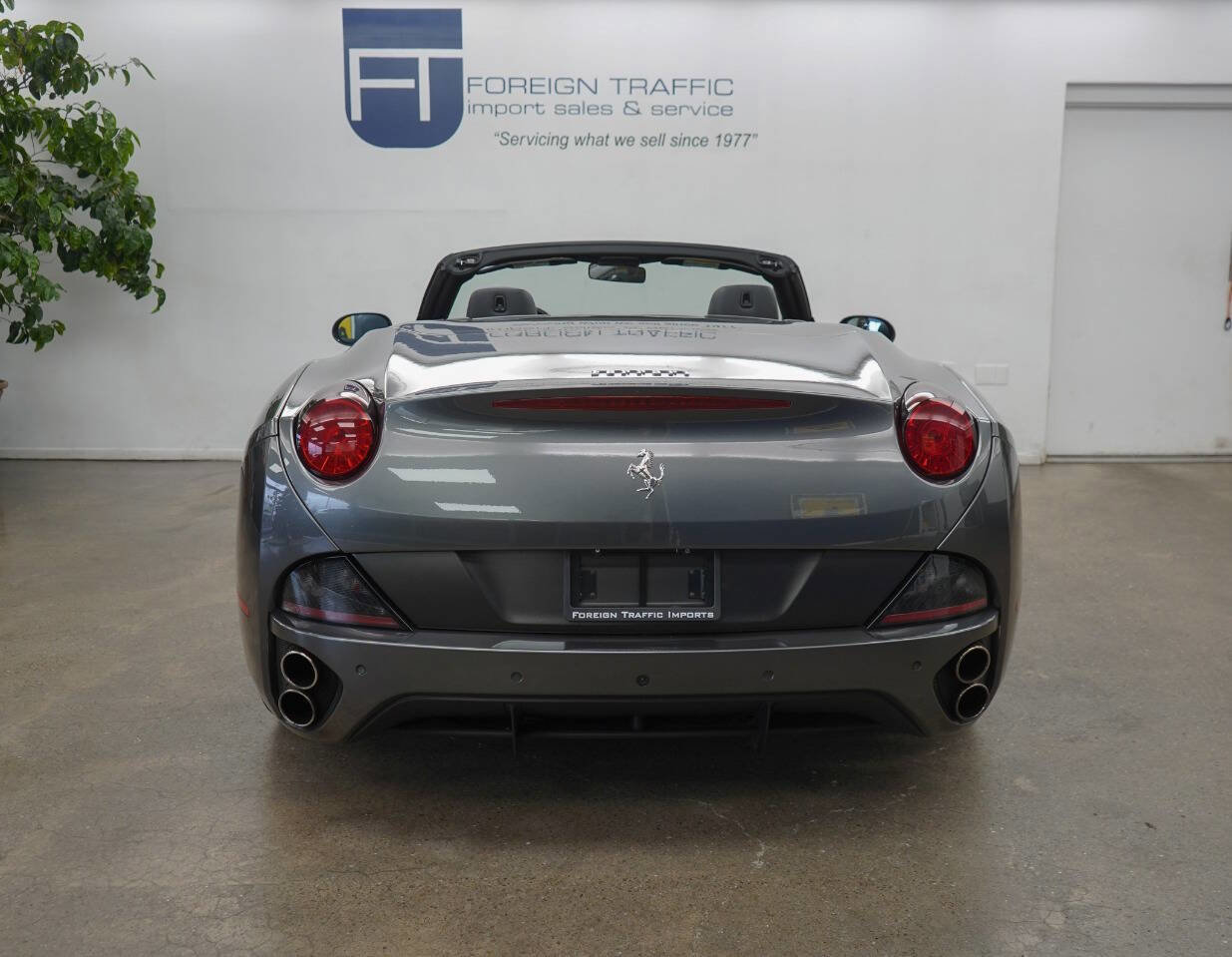 Used 2011 Ferrari California Base 2dr Convertible image 4