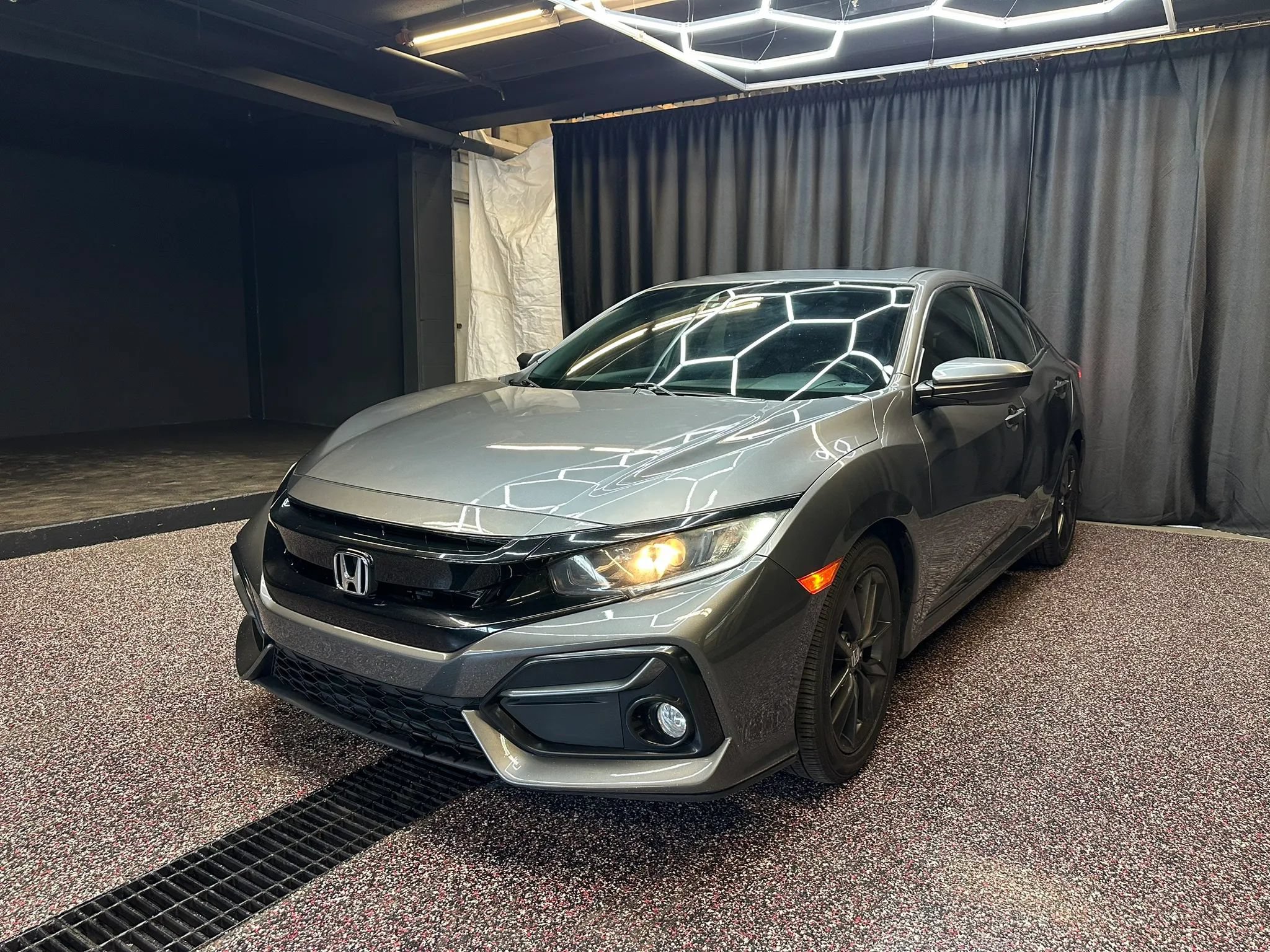 Used 2020 Honda Civic EX image 3