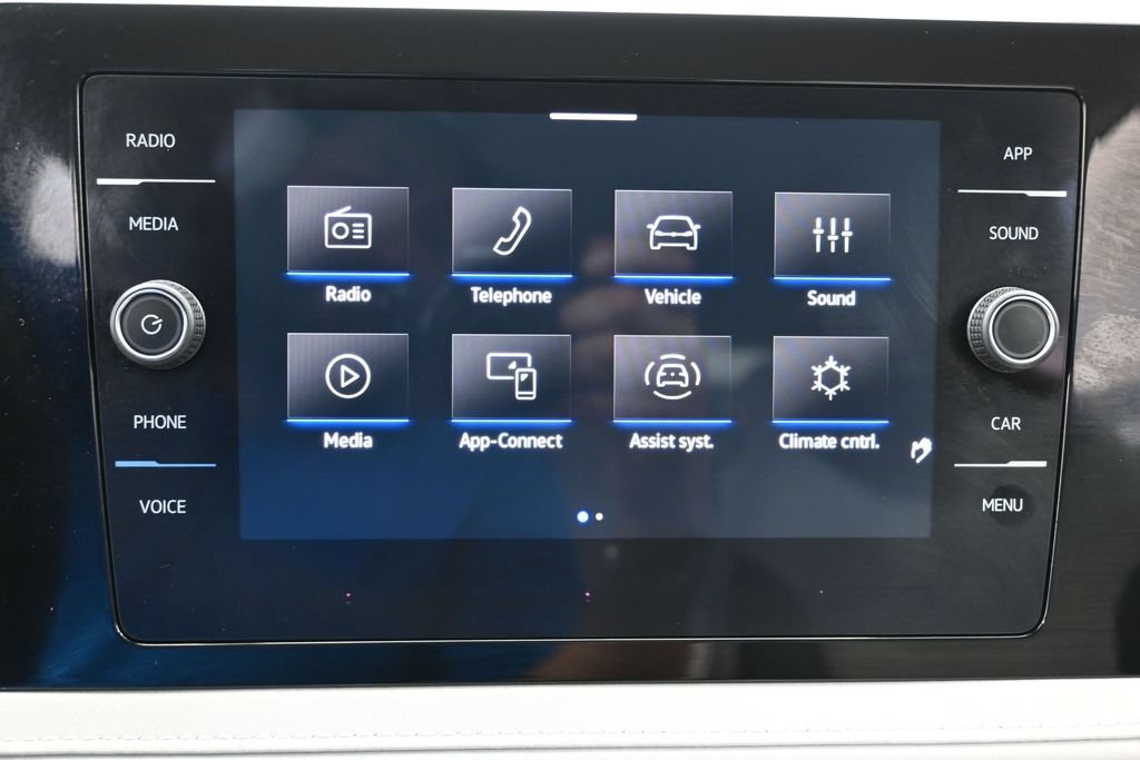 Used 2025 Volkswagen Taos SE FWD image 19