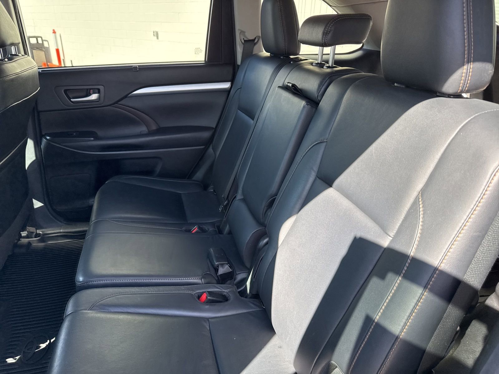 Used 2017 Toyota Highlander XLE image 14