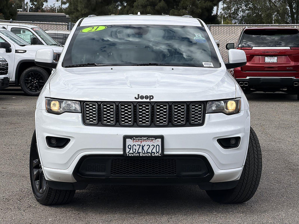 Used 2021 Jeep Grand Cherokee Laredo X AWD/4WD image 2