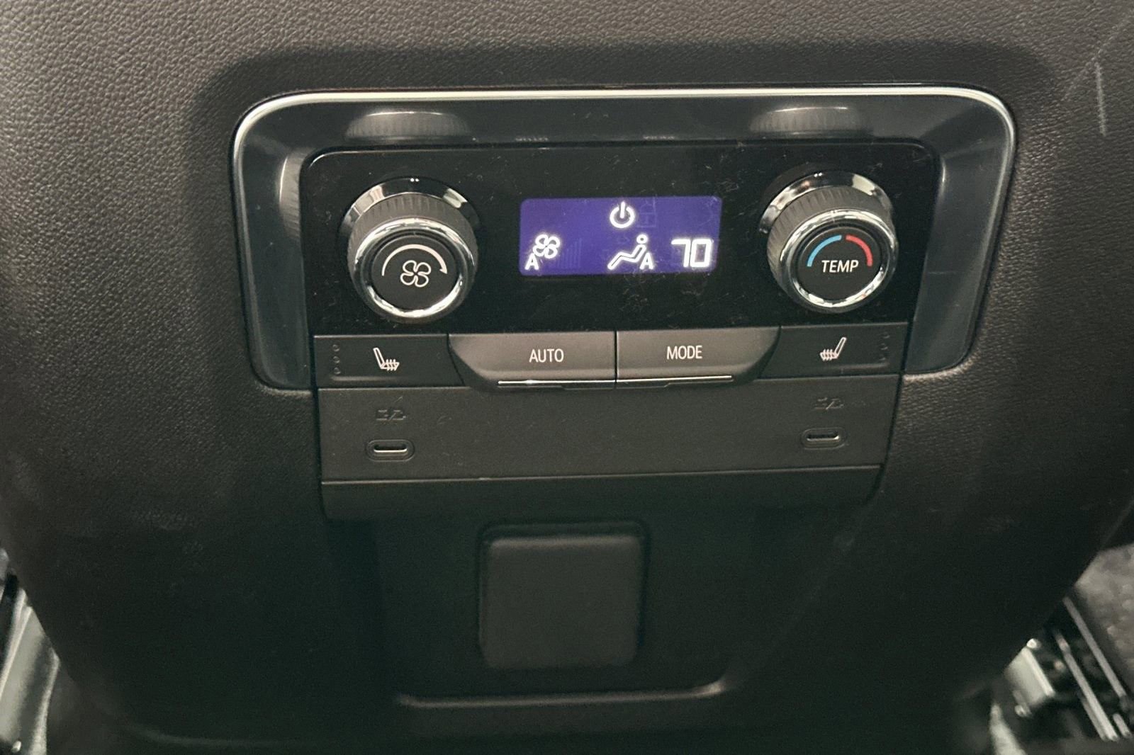 New 2025 Chevrolet Suburban High Country image 14