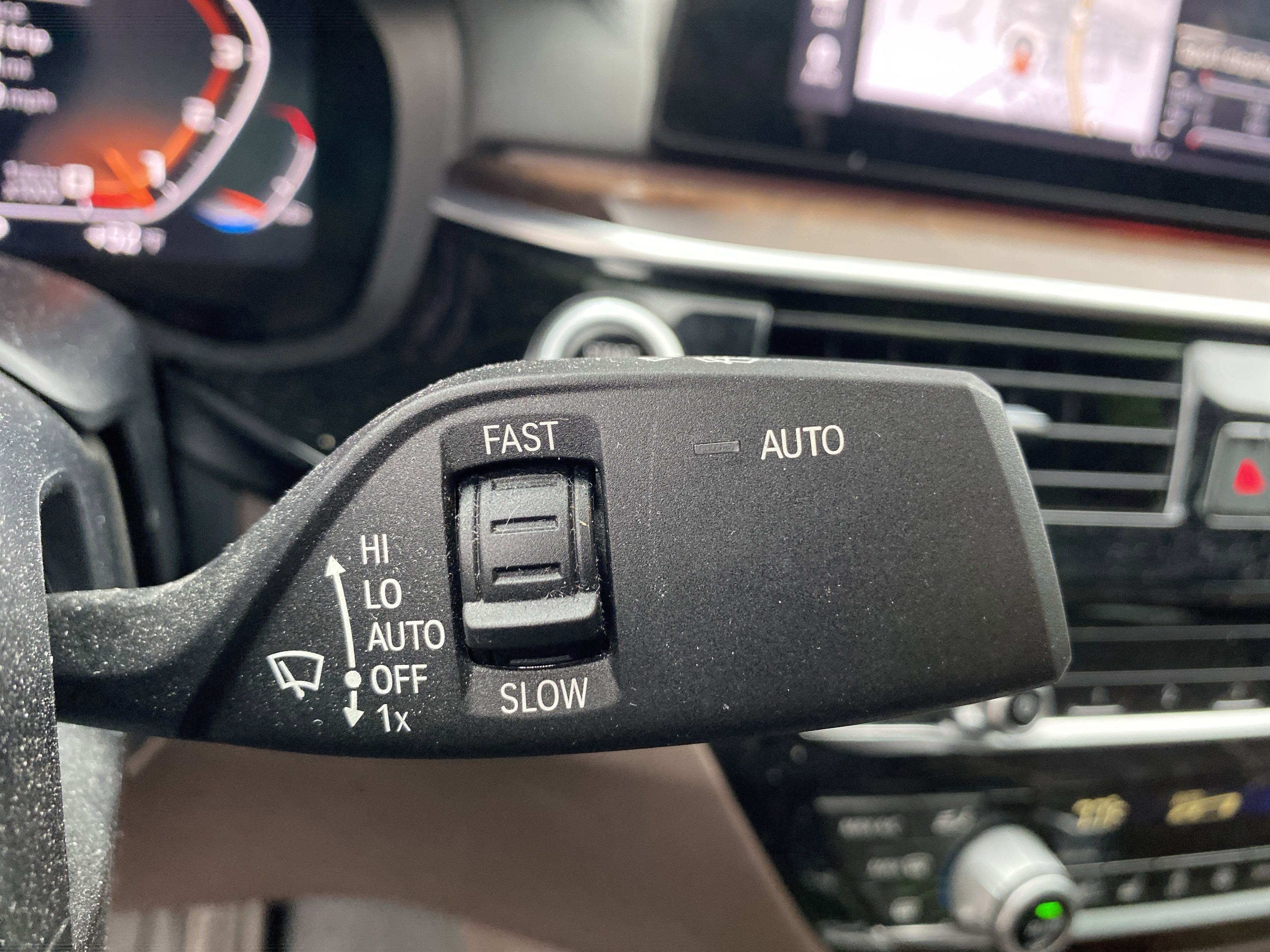 Used 2020 BMW M550i xDrive w/ Premium Package image 46