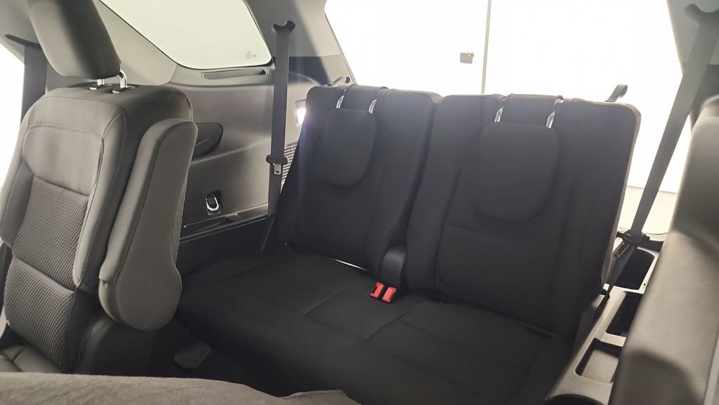 Used 2023 Ford Explorer XLT AWD/4WD image 27