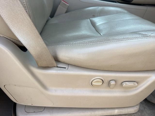 Used 2014 Chevrolet Suburban LT AWD/4WD image 12