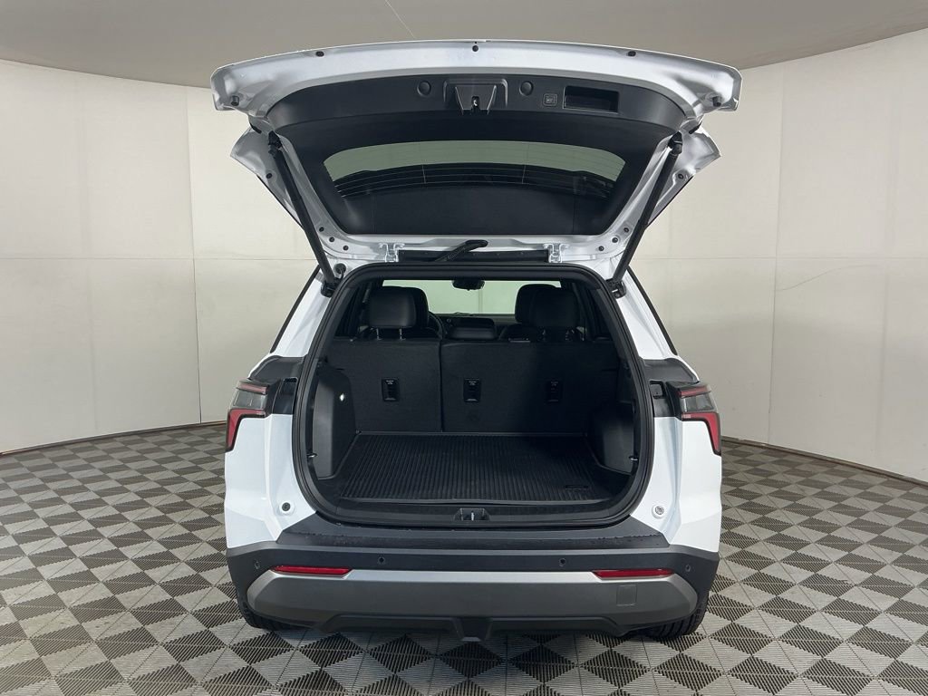 New 2026 Chevrolet Equinox LT w/ Convenience Package II AWD/4WD image 10