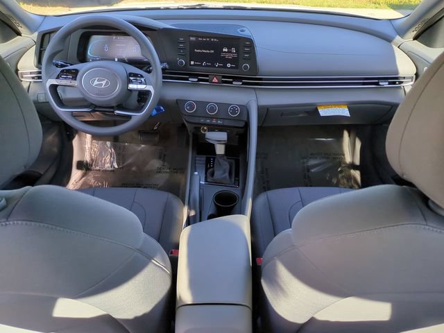 New 2026 Hyundai Elantra SE FWD image 13