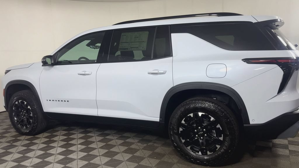 New 2027 Chevrolet Traverse Z71 w/ Enhanced Driving Package AWD/4WD image 7
