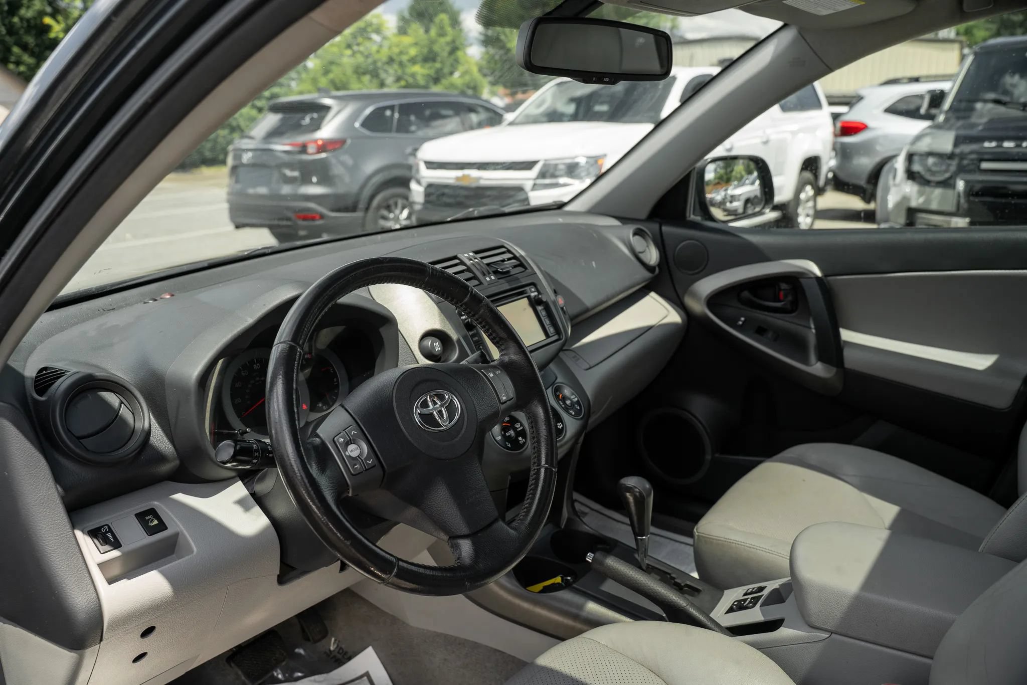 Used 2012 Toyota RAV4 Limited w/ Navigation Value Pkg AWD/4WD image 6
