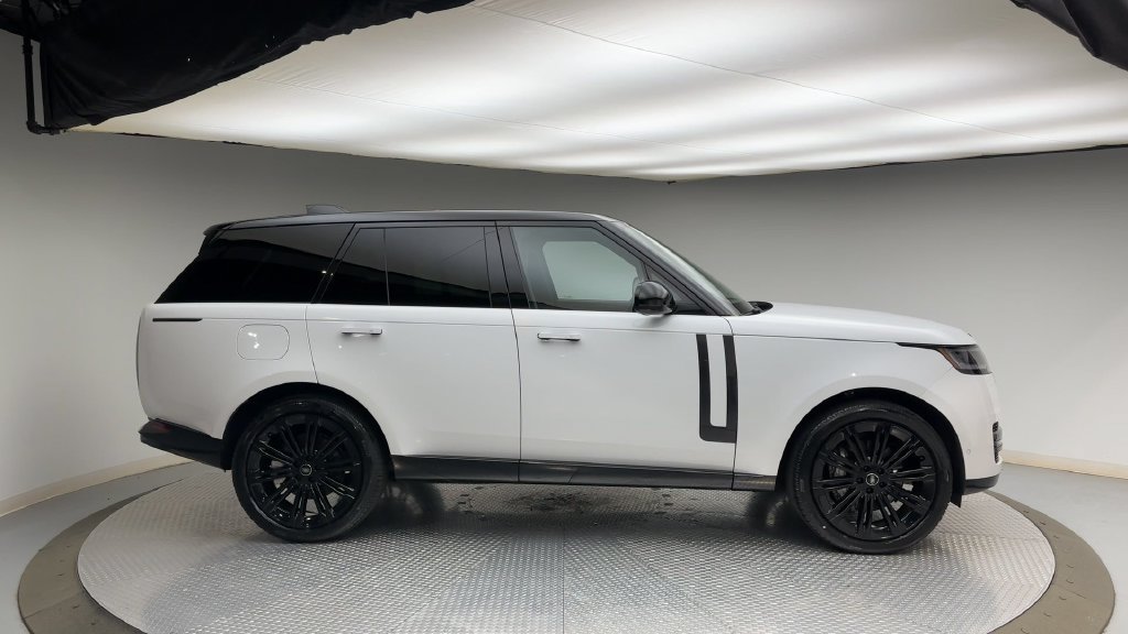 Certified 2025 Land Rover Range Rover SE AWD/4WD image 9