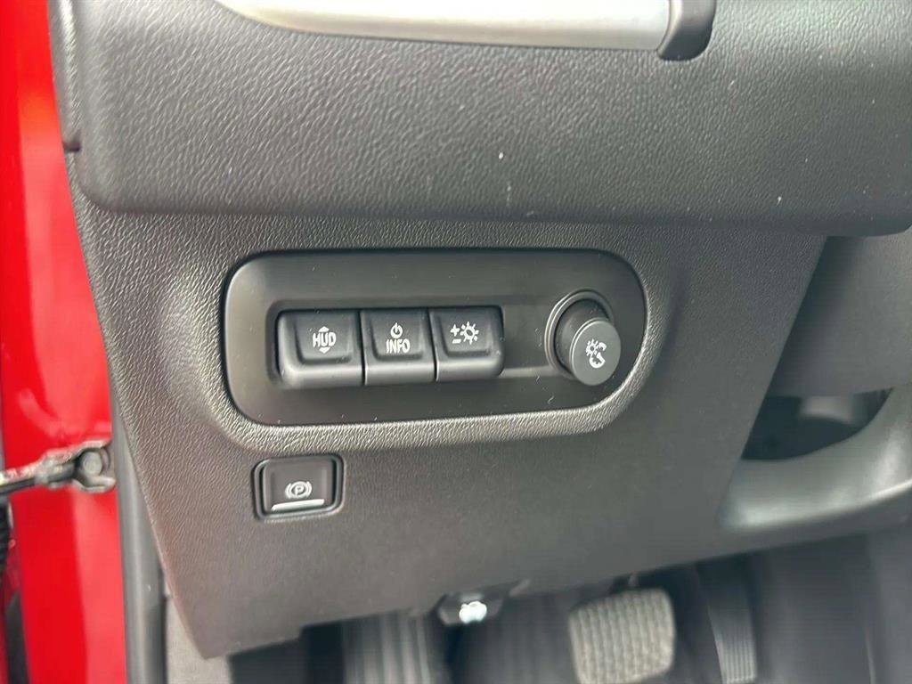 Used 2023 GMC Terrain SLT w/ Infotainment Package II image 20