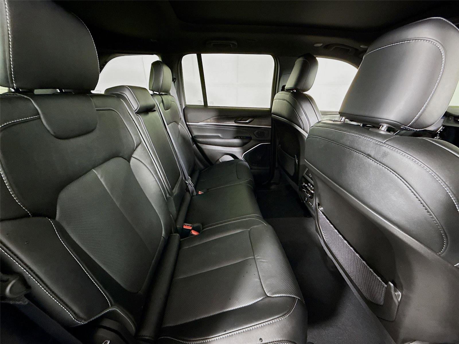 New 2026 Jeep Grand Cherokee Limited Reserve image 23