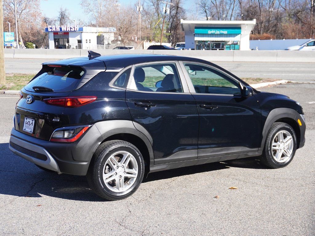 Used 2023 Hyundai Kona SE w/ Cargo Package image 8