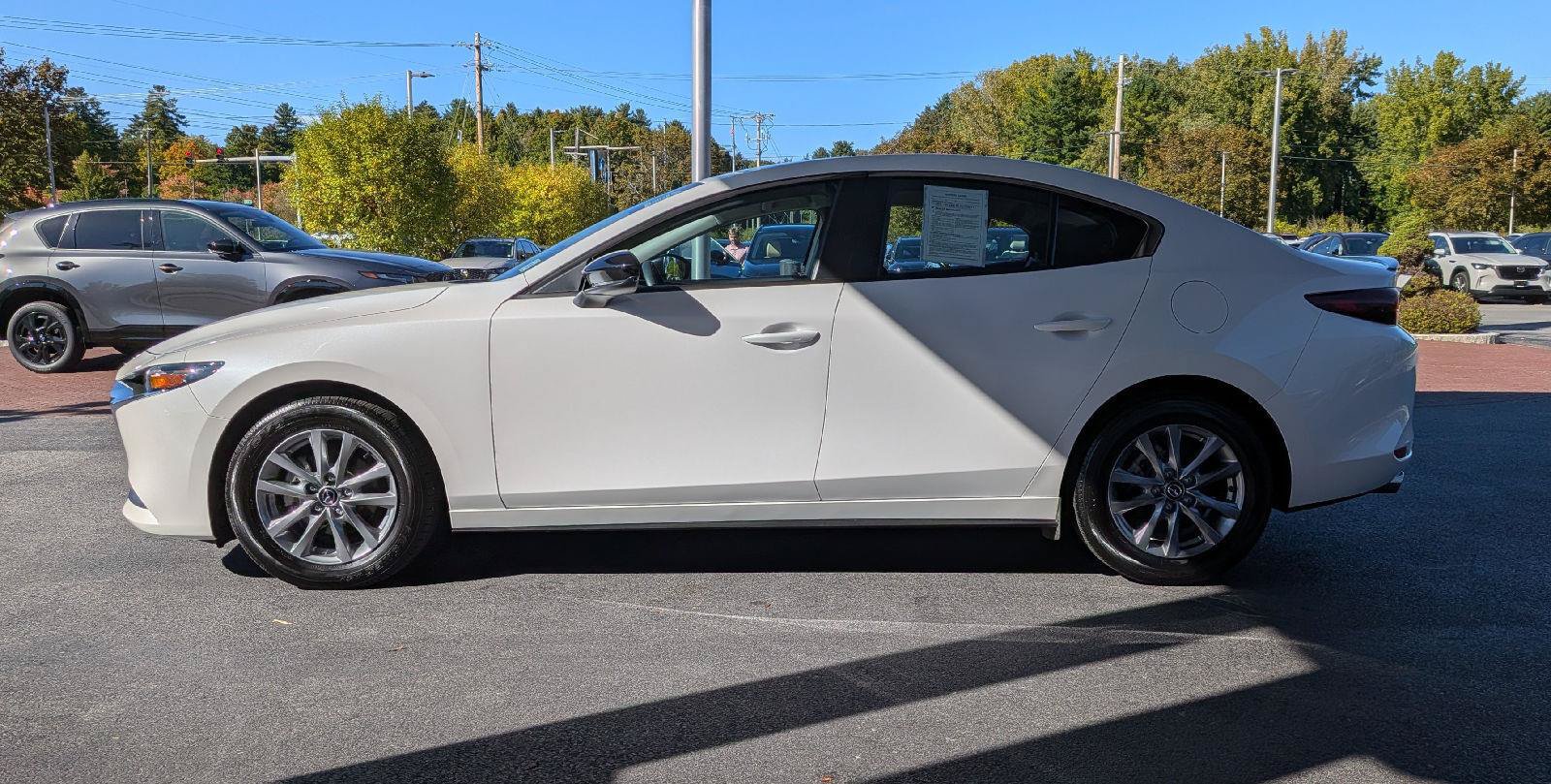 Certified 2025 MAZDA MAZDA3 s w/ Black Accent Package FWD image 6