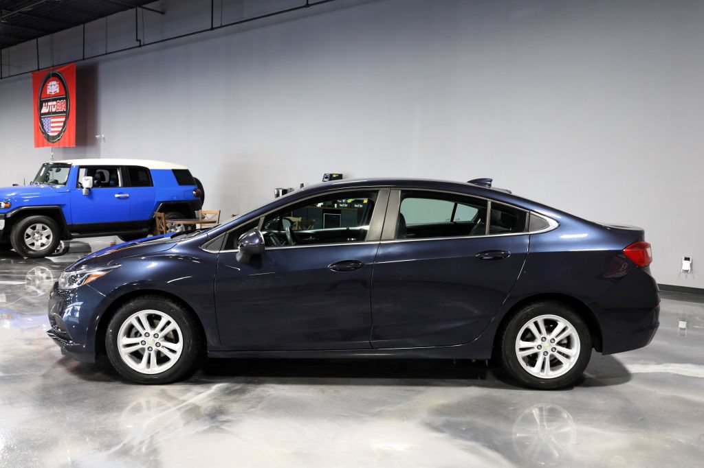 Used 2016 Chevrolet Cruze LT FWD image 4