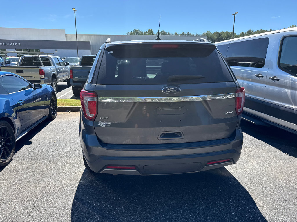Used 2019 Ford Explorer XLT w/ Equipment Group 202A AWD/4WD image 17