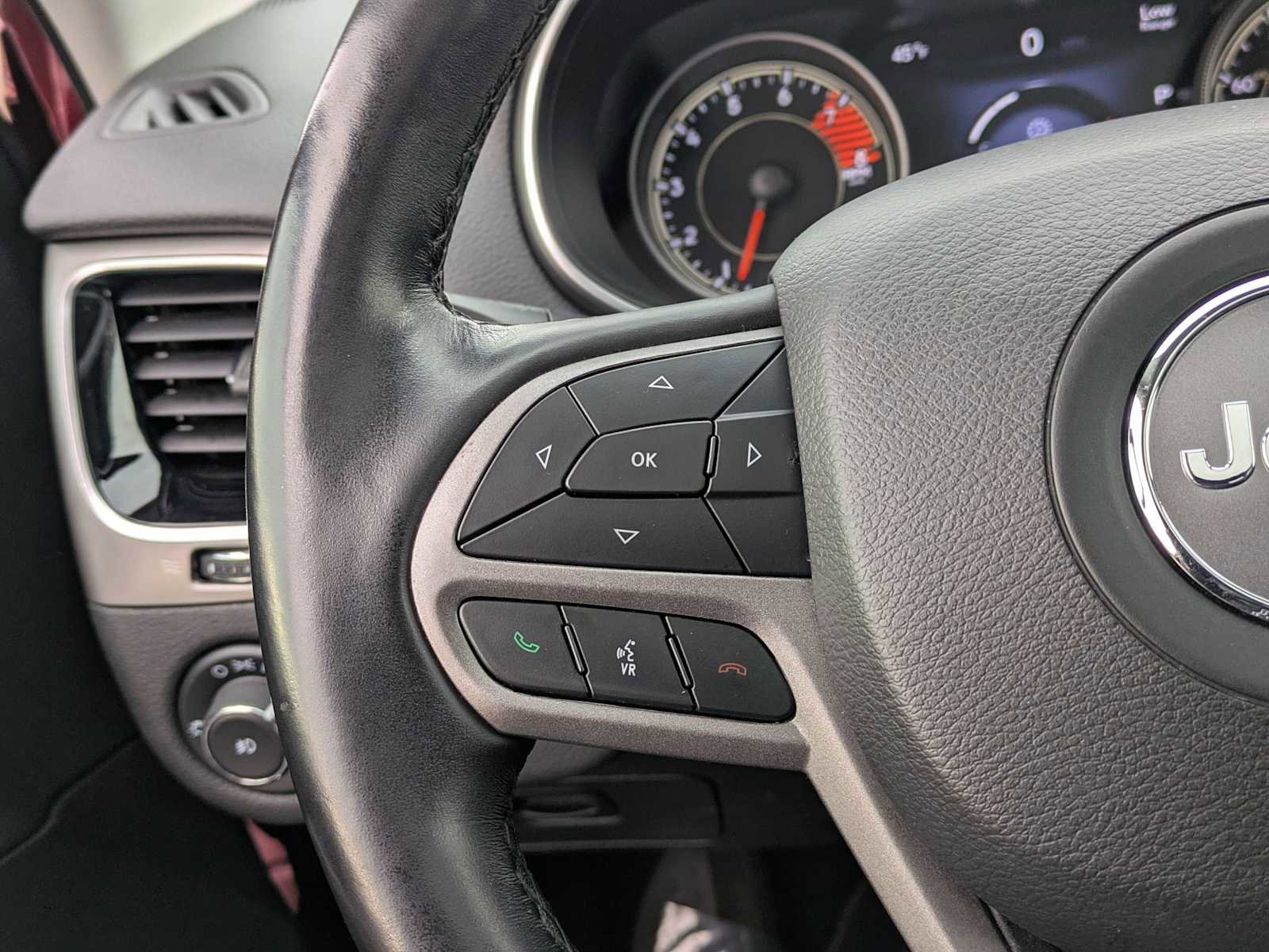 Used 2021 Jeep Cherokee Limited image 24