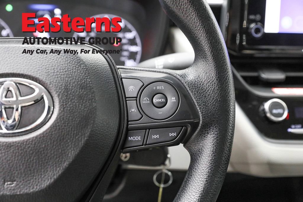 Used 2025 Toyota Corolla LE image 16