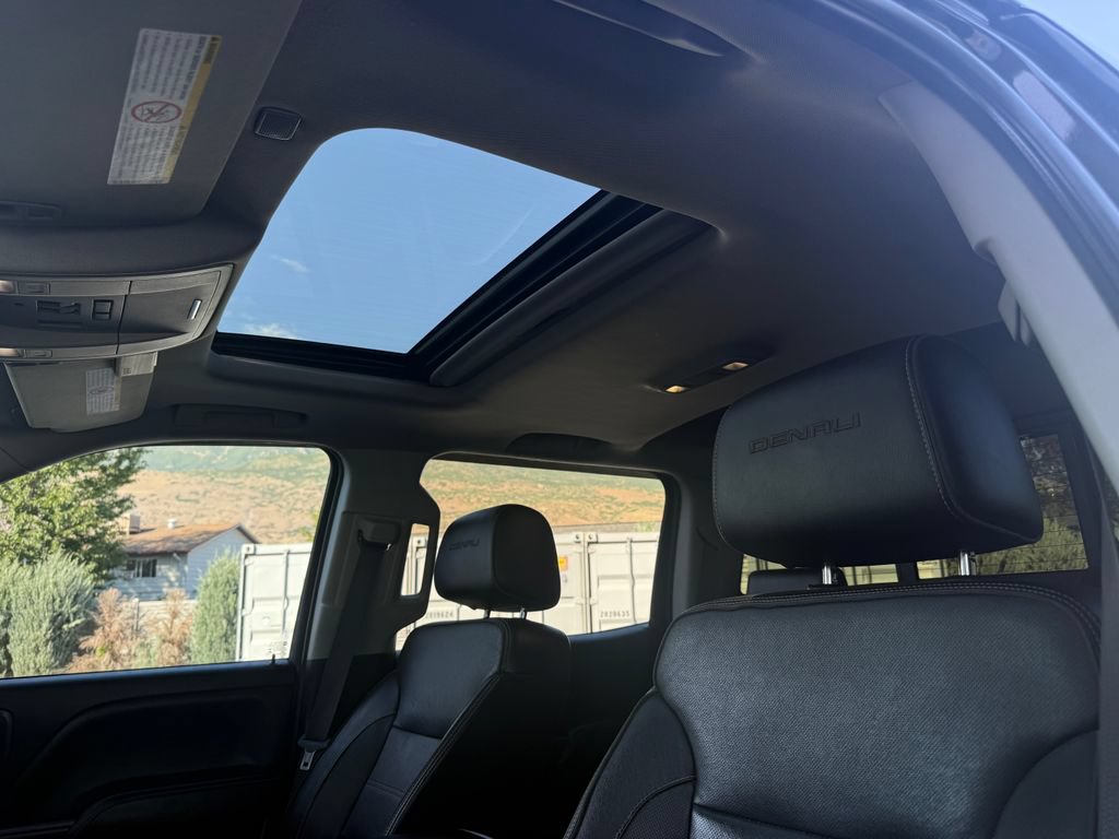 Used 2018 GMC Sierra 3500 Denali w/ Suspension Package, Off-Road AWD/4WD image 21