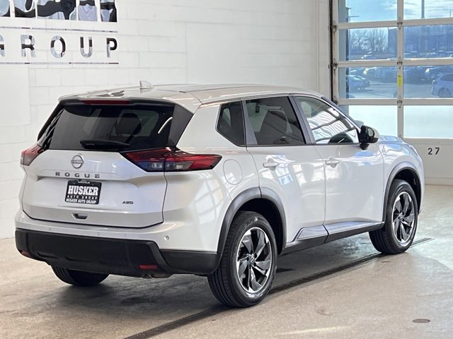 Used 2025 Nissan Rogue SV image 5