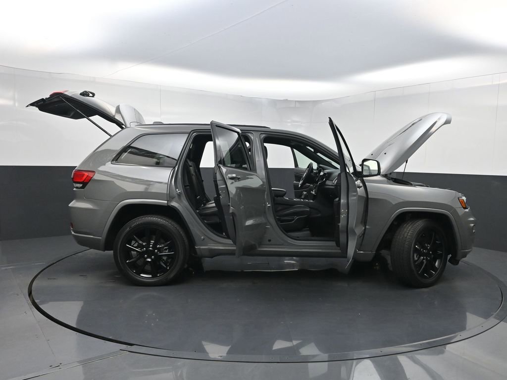 Used 2022 Jeep Grand Cherokee Laredo X RWD image 35