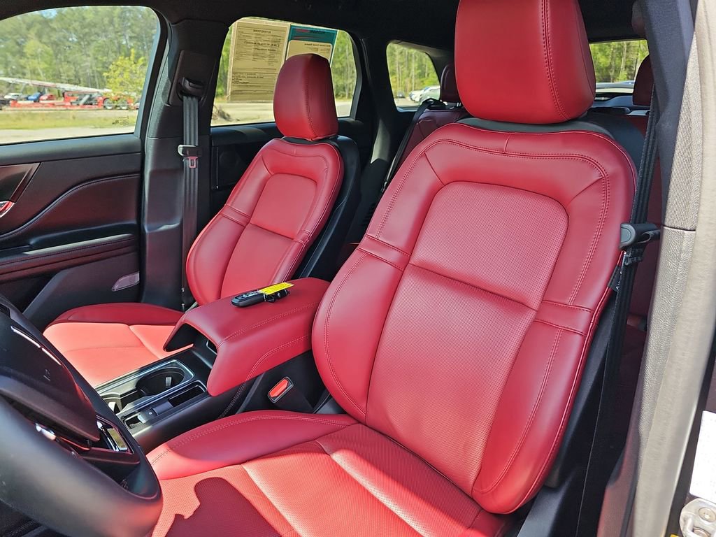 Used 2023 Lincoln Corsair Reserve w/ Jet Appearance Package image 19