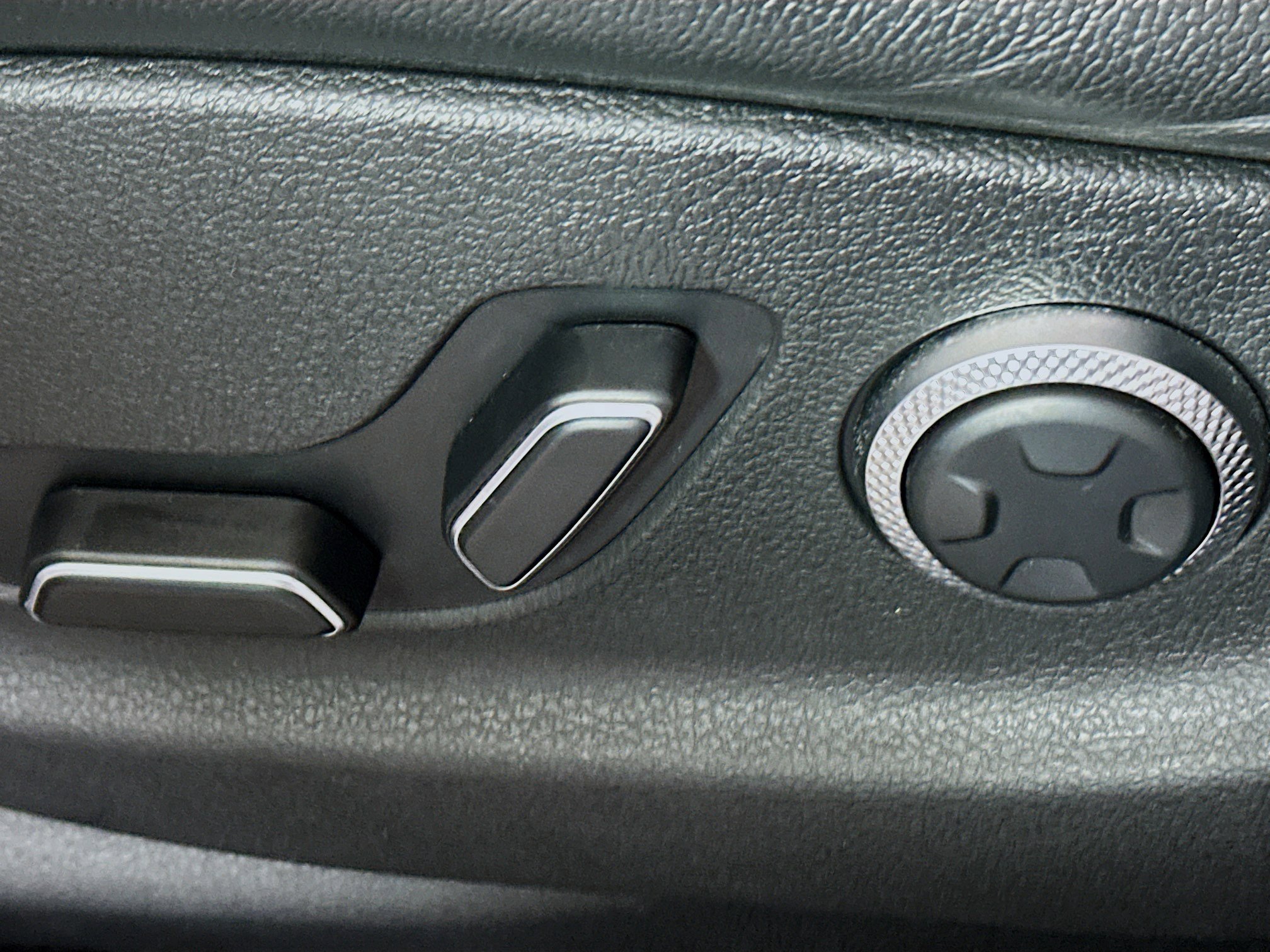 Used 2024 Genesis GV80 2.5T image 13