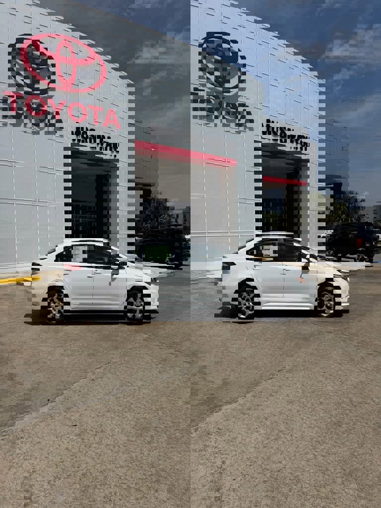 Used 2026 Toyota Corolla LE image 7