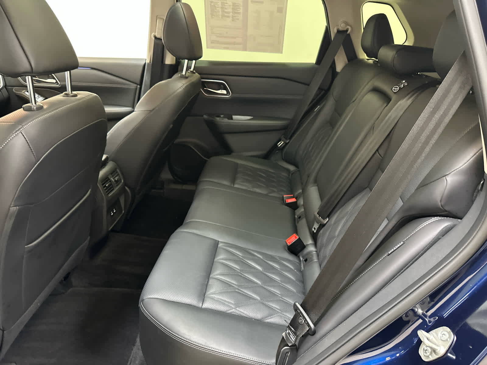 Certified 2025 Nissan Rogue Platinum image 19