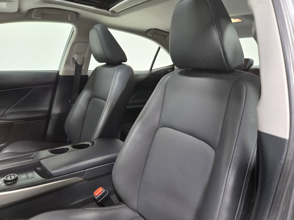 Used 2016 Lexus IS 300 AWD w/ Premium Package image 12