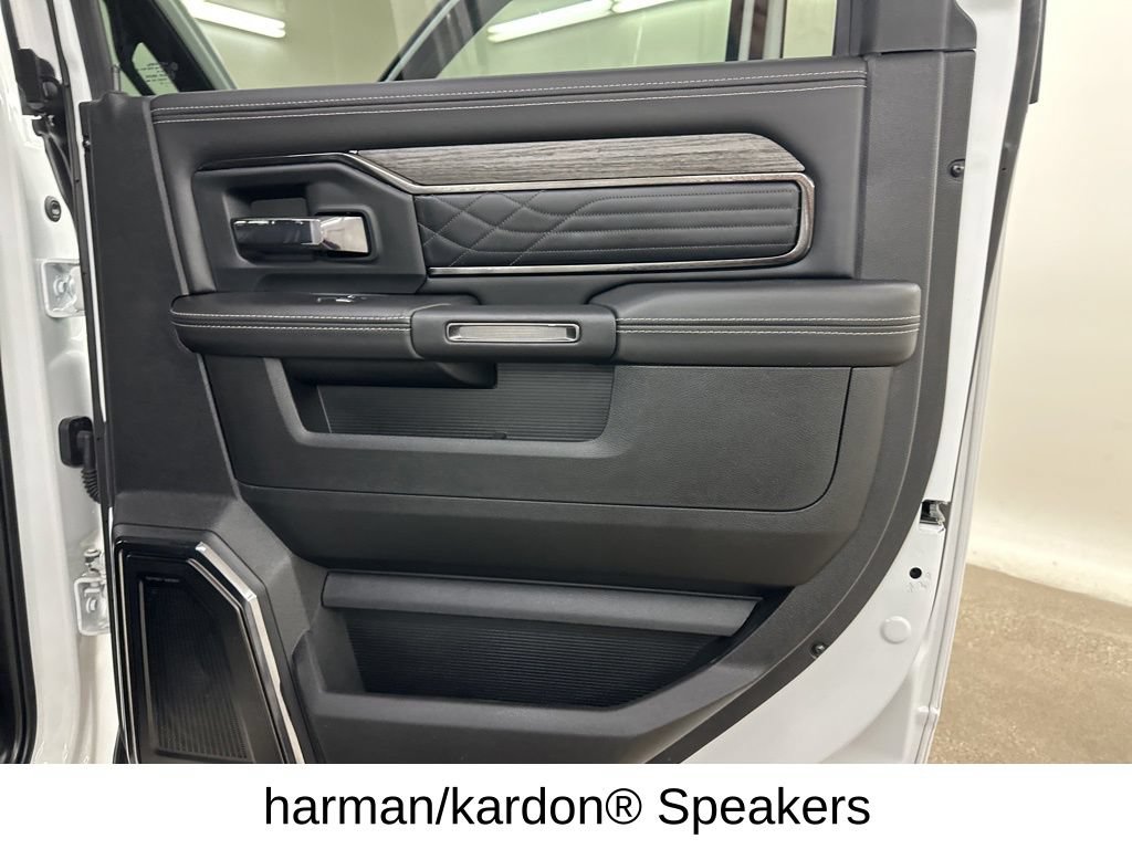Used 2025 RAM 2500 Limited AWD/4WD image 25
