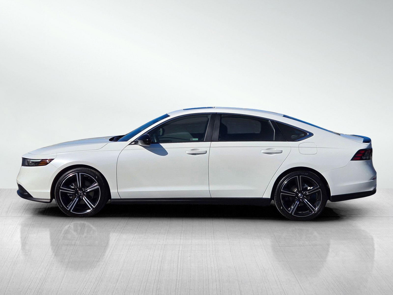 Used 2025 Honda Accord Sport image 7