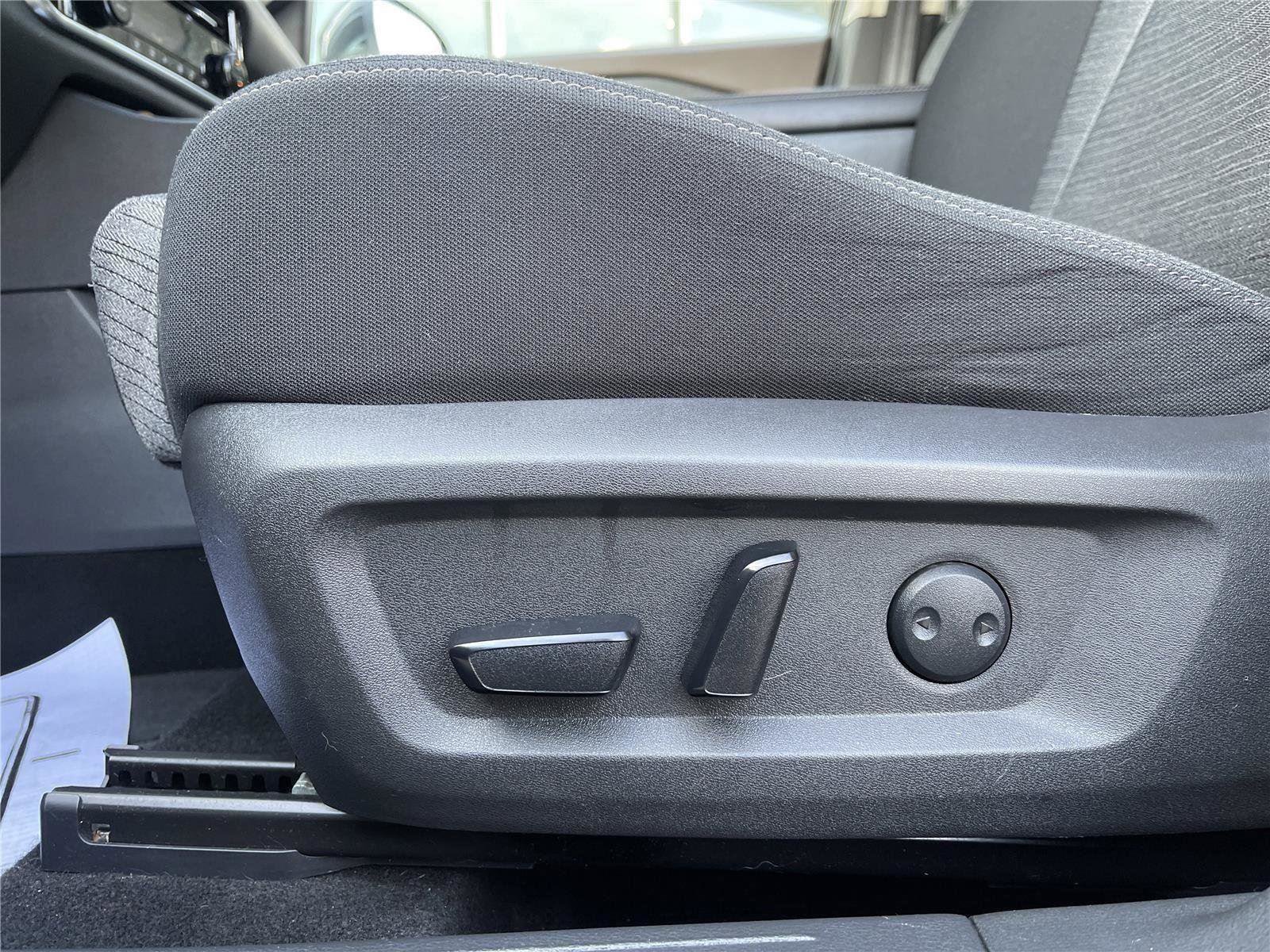 Used 2021 Nissan Rogue SV image 15