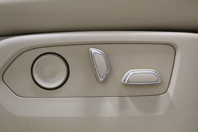 Certified 2022 Cadillac Escalade ESV Premium Luxury AWD/4WD image 11