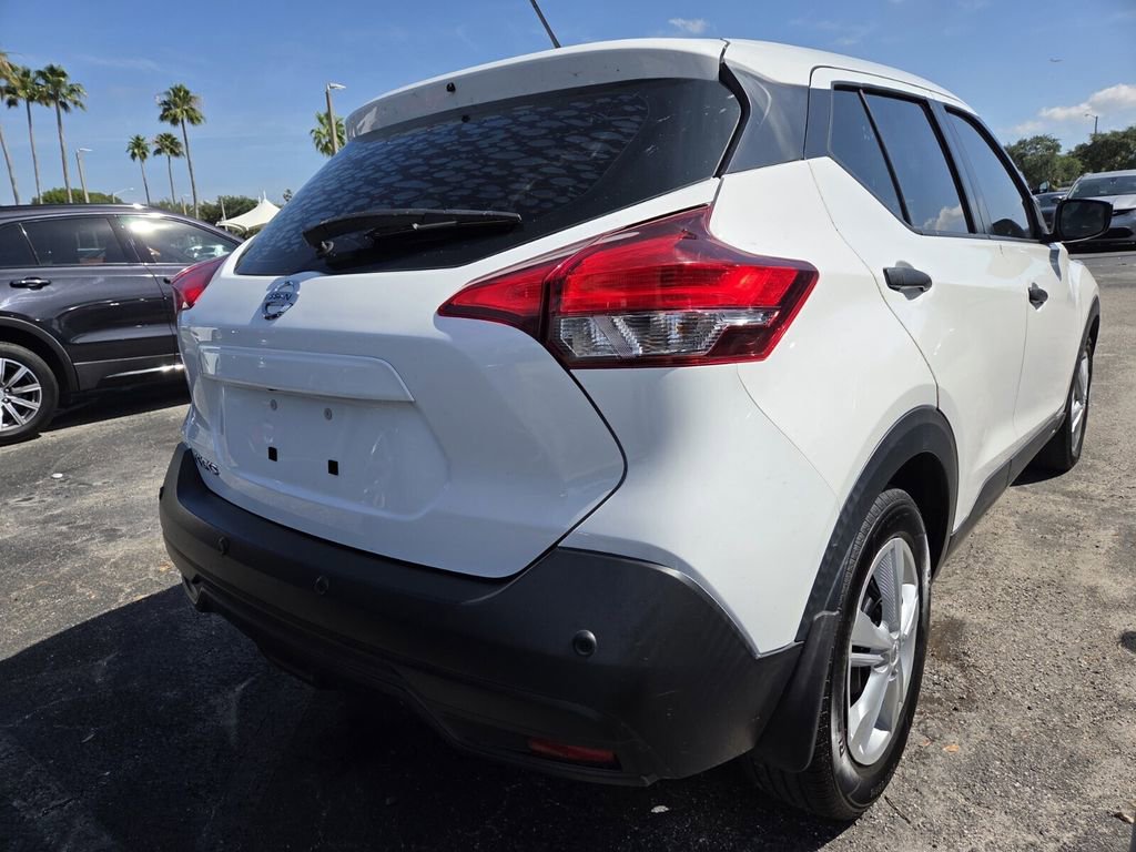 Used 2020 Nissan Kicks S FWD image 5