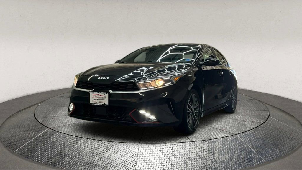 Used 2022 Kia Forte GT-Line w/ GT-Line Premium Package image 3